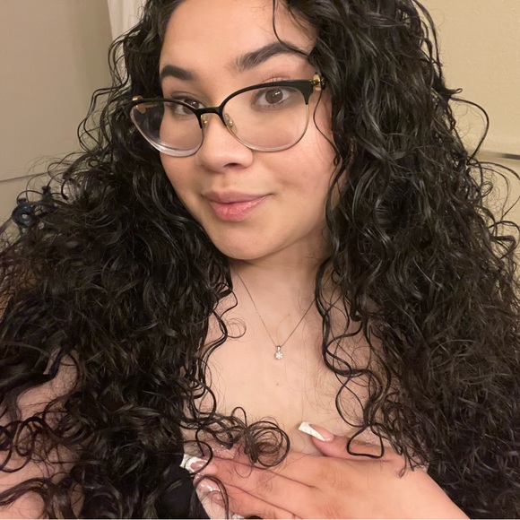 Meet your Posher, Ariel - Picture 1 of 1